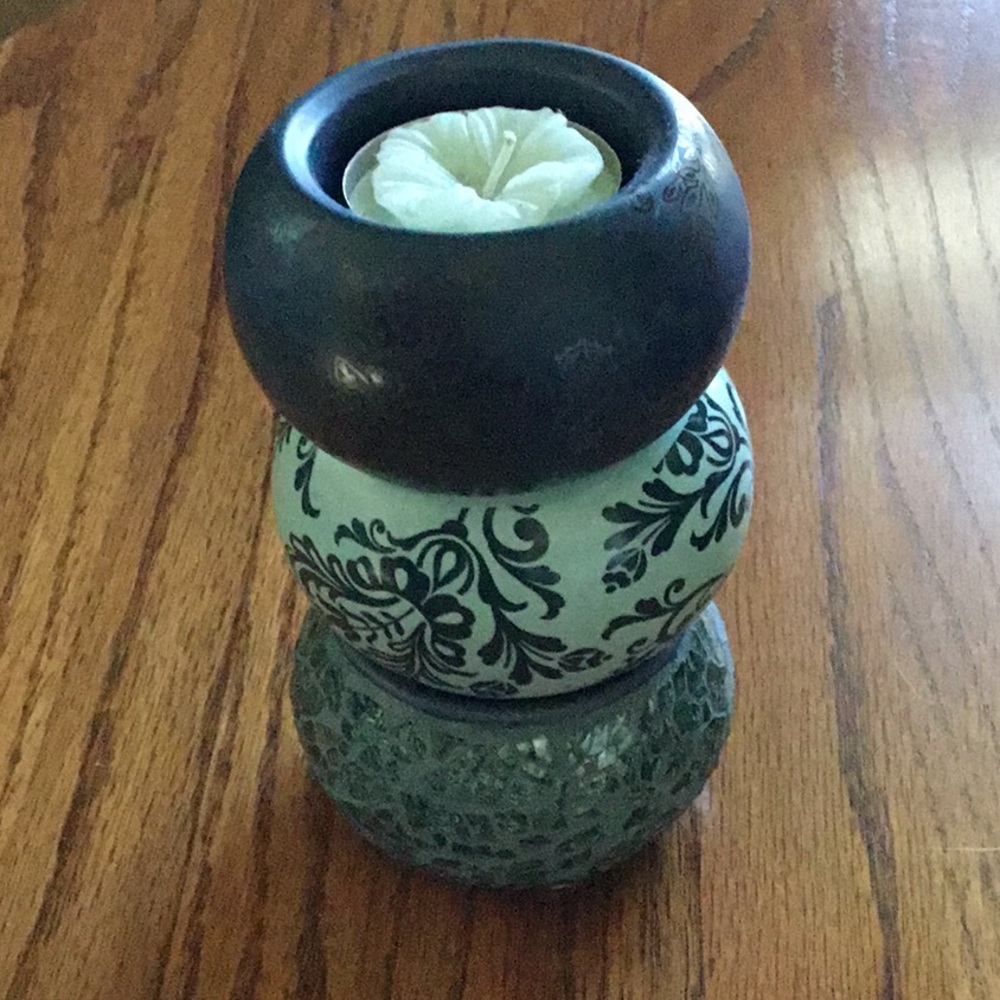 Set of Three CozyVibes TeaLight Holders Candlelight - Picture 6 of 8